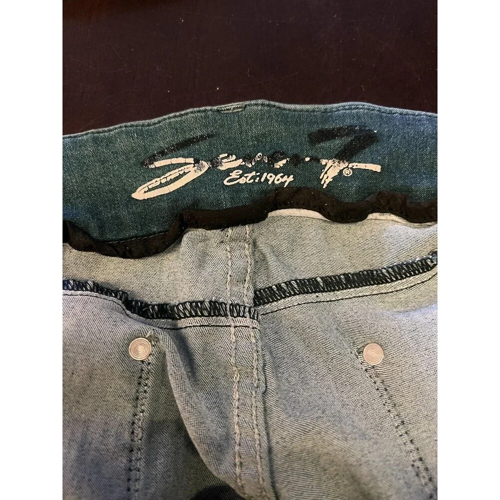 Seven7 Denim Shorts Womens 12 Blue Cutoff Raw Hem Skinny Jean Style Casual - Picture 3 of 7